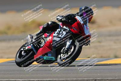 media/Oct-08-2022-SoCal Trackdays (Sat) [[1fc3beec89]]/Turn 14 (1050am)/